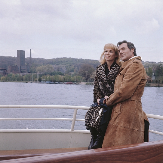 Monique van de Ven, Harald Leipnitz in "Anita Drögemöller und die Ruhe an der Ruhr" (1976)