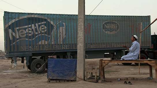 Bottled Life - Nestlés Geschäfte mit dem Wasser; Quelle: W-Film, DIF