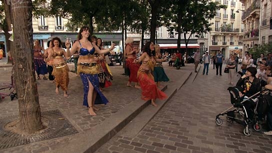 Die mit dem Bauch tanzen; Quelle: Zorro Filmverleih, DIF