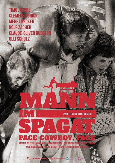 "Mann im Spagat - Pace, Cowboy, Pace", Quelle: daredo media, DIF