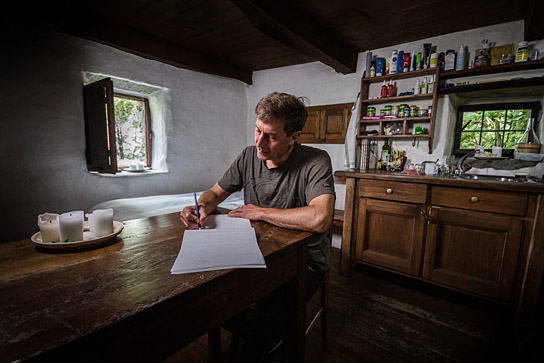 "Feuer bewahren - nicht Asche anbeten", Quelle: Real Fiction, © Lennart Speer