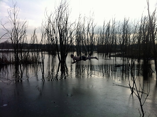 "Trockenschwimmen", Quelle: eksystent distribution, DIF, © Susanne Kim
