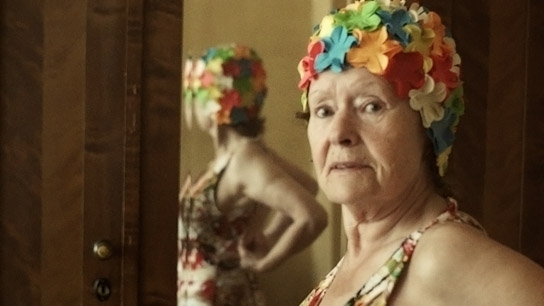 "Trockenschwimmen", Quelle: eksystent distribution, DIF, © Susanne Kim