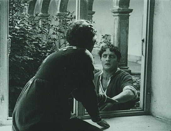 Screenshot mit Thea Steinbrecher, Viktor Gehring (v.l.n.r.) aus "Der Klosterjäger" (1920)