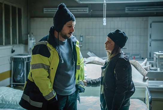 "Abgeschnitten", Quelle: Warner Bros. Pictures Germany, DIF, © 2018 Ziegler Film GmbH & Co. KG, Syrreal Entertainment GmbH, Warner Bros. Entertainment GmbH