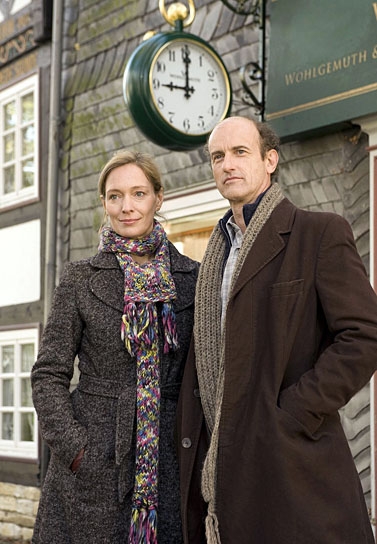 Katja Weizenböck, Johannes Herrschmann in "Alle Zeit der Welt" (2010); Quelle: TMDb, © ARD, Britta Krehl 