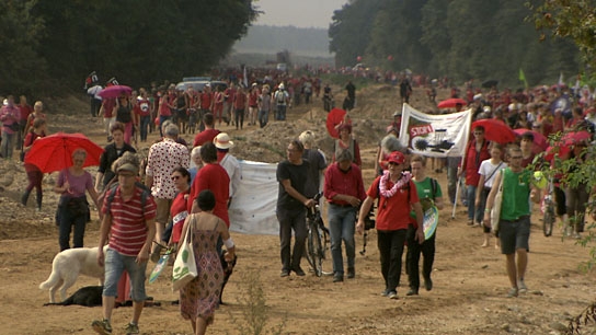 "Die Rote Linie - Widerstand im Hambacher Forst", Quelle: mindjazz pictures, DIF