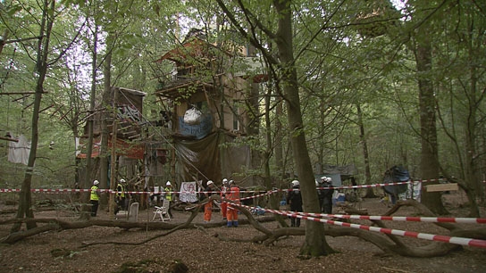 "Die Rote Linie - Widerstand im Hambacher Forst", Quelle: mindjazz pictures, DIF