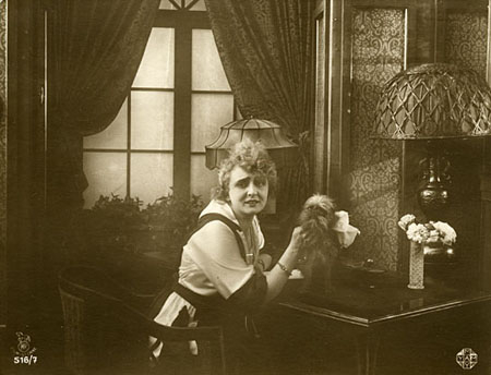 Mia May in "Der schwarze Chauffeur" (1917)