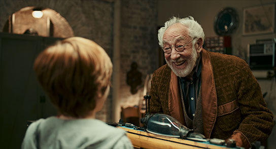 Manuel Santos Gelke, Dieter Hallervorden (v.l.n.r.) in "Benjamin Blümchen" (2019); Quelle: StudioCanal, DFF, © StudioCanal GmbH