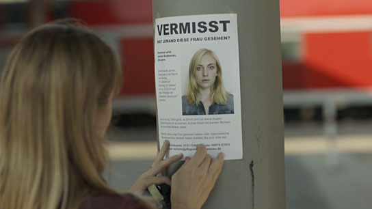  Julia Jentsch (links), Elisa Schlott (Foto) in "Das Verschwinden" (2017); Quelle: Universum Film, DFF, © ARD, 23/5 Filmproduktion, Yoshi Heimrath