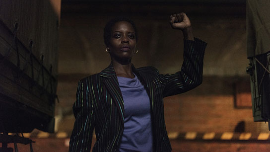 Florence Kasumba in "Deutschland 86" [Episode 9] (2018); Quelle: Amazon, DFF, © UFA Fiction GmbH, African Photo Productions, Foto: Anika Molnár