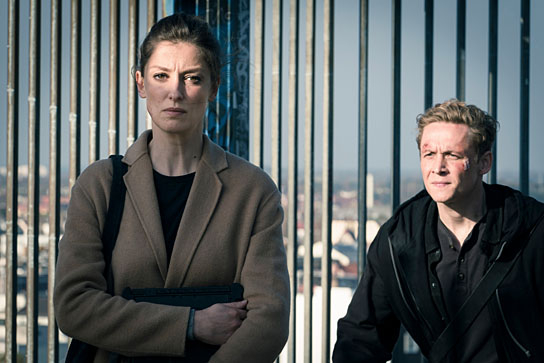 Alexandra Maria Lara, Matthias Schweighöfer in "You are Wanted" [Staffel 2] (2018); Quelle: Amazon, DFF, © Amazon 2018 and its affiliates, Julia Terjung