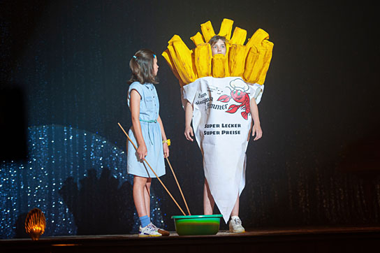 Lilli Lacher, Ruben Storck in "Die drei !!!" (2019); Quelle: Constantin Film Verleih, DFF, © 2019 Constantin Film Verleih GmbH, Bernd Spauke