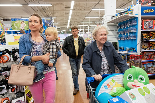 Lisa Maria Potthoff, Luis Sosnowski, Sebastian Bezzel, Enzi Fuchs (v.l.n.r.) in "Leberkäsjunkie" (2019); Quelle: Constantin Film Verleih, DFF, © 2019 Constantin Film Verleih GmbH, Bernd Schuller