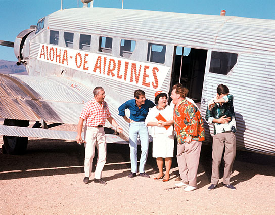 Gunther Philipp, Udo Jürgens, Trude Herr, Kurt Großkurth, Wolfgang Jansen (v.l.n.r.) in "Unsere tollen Tanten in der Südsee" (1964); Quelle: DFF/Kineos Sammlung