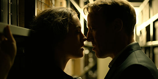 Friederike Becht, Wotan Wilke Möhring in "Parfum" [Episode 1] (2018); Quelle: ZDF, DFF, © ZDF, Jakub Bejnarowicz