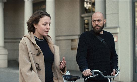 Maren Eggert (links) in "Ich war zuhause, aber" (2019); Quelle: Piffl Medien, DFF, © Nachmittagfilm