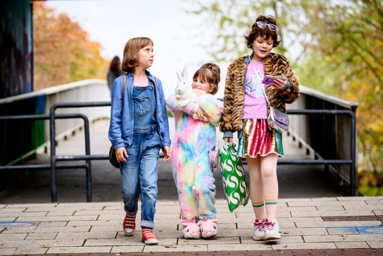 Meggy Hussong, Cara Vondey, Yola Streese (v.l.n.r.) in "Mein Lotta-Leben - Alles Bingo mit Flamingo!" (2019); Quelle: Wild Bunch Germany, DFF, © Wild Bunch Germany, Martin Rottenkolber