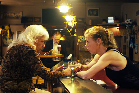 Ahuva Sommerfeld, Jule Böwe (v.l.n.r.) in "Frau Stern" (2018); Quelle: Neue Visionen Filmverleih, DFF, © Neue Visionen Filmverleih