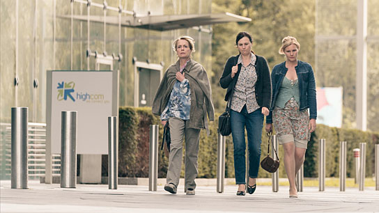 Gisela Schneeberger, Bettina Mittendorfer, Rosalie Thomass (v.l.n.r.) in "Eine ganz heiße Nummer 2.0" (2019); Quelle: Constantin Film Verleih, DFF, © 2019 Constantin Film Verleih GmbH