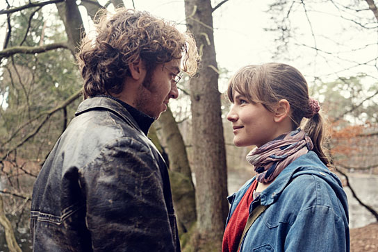 Tim Bülow, Lea Freund in "Zwischen uns die Mauer" (2019); Quelle: Alpenrepublik, DFF, © Kevin Lee Film, Michael Trammer