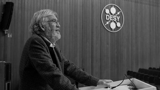 Gerhard Mack in "Die Sinfonie der Ungewissheit" (2018); Quelle: déjà-vu Film, DFF, © déjà-vu Film