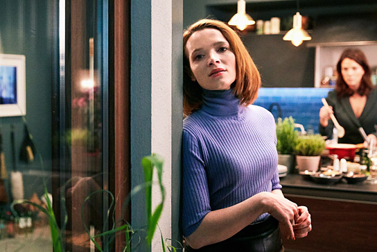 Karoline Herfurth, Jessica Schwarz (v.l.n.r.) in "Das perfekte Geheimnis" (2019); Quelle: Constantin Film Verleih, DFF, © 2019 Constantin Film Verleih GmbH, Lucia Faraig
