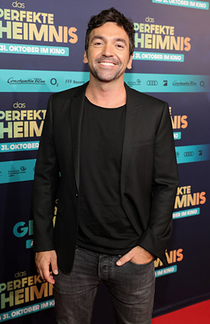 Bora Dagtekin bei der Premiere von "Das perfekte Geheimnis" (2019) im Oktober 2019; Quelle: Constantin Film Verleih, DFF, © 2019 Constantin Film Verleih GmbH