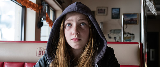 Ruby M. Lichtenberg in "Invisible Sue - Plötzlich unsichtbar" (2018); Quelle: Farbfilm Verleih, DFF, © ostlicht filmproduktion, Amour Fou, Anke Neugebauer