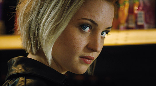 Sarah Mahita in "Bonnie & Bonnie" (2019); Quelle: Edition Salzgeber, DFF, © Salzgeber & Co. Medien GmbH, Riva Filmproduktion, Rodja Kükenthal