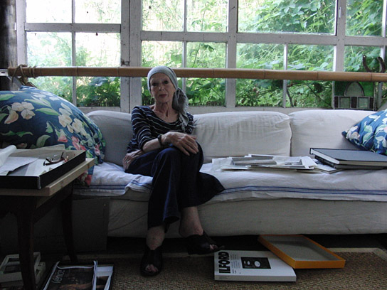 Sibylle Bergemann in ihrem Gartenhaus in "Mein Leben - Die Fotografin Sibylle Bergemann" (2011)
