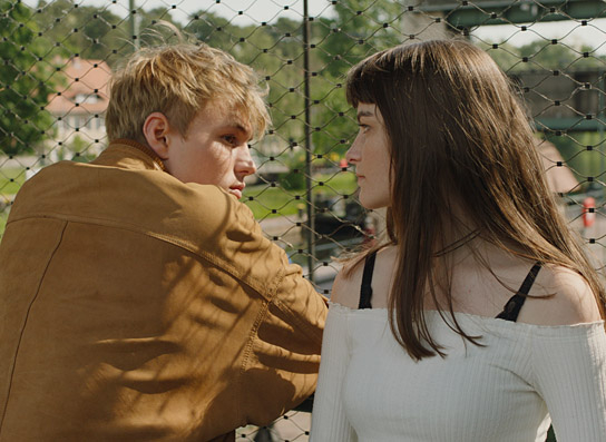 Ludwig Simon, Emilie Neumeister in "Im Niemandsland" (2019); Quelle: imFilm Agentur + Verleih, DFF, © Armin Dierolf