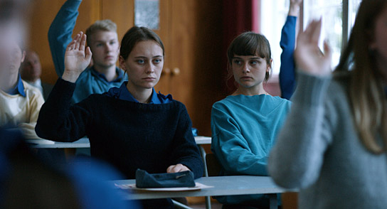 Mercedes Müller, Lena Urzendowsky (v.l.n.r.) in "Was gewesen wäre" (2019); Quelle: Farbfilm Verleih, DFF, © Flare Film, Reinhold Vorschneider