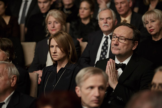 Corinna Harfouch, Rainer Bock (beide Mitte) in "Lara" (2019); Quelle: StudioCanal, DFF, © StudioCanal, Frédéric Batier