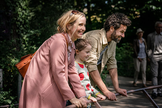 Julie Delpy, Sophia Ally, Saleh Bakri (v.l.n.r.) in "My Zoe" (2019); Quelle: Warner Bros. Pictures Germany, DFF, © 2019 Warner Bros. Ent., Stephan Rabold