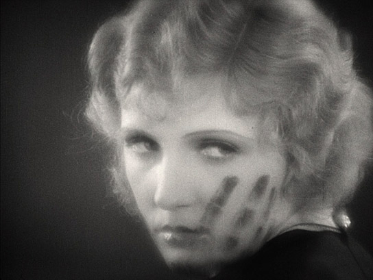 Screenshot mit Gretl Bernd aus "Die Jagd nach der Million" (1931)