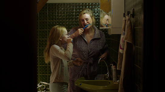 Vita Heijmen, Beppie Melissen (v.l.n.r.) in "Romys Salon" (2019); Quelle: Farbfilm Verleih, DFF, © Melle van Essen