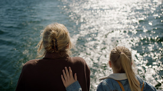 Beppie Melissen, Vita Heijmen (v.l.n.r.) in "Romys Salon" (2019); Quelle: Farbfilm Verleih, DFF, © Melle van Essen