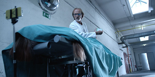 Eisi Gulp in "Roland Rebers Todesrevue" (2019); Quelle: wtp international, DFF, © wtp international