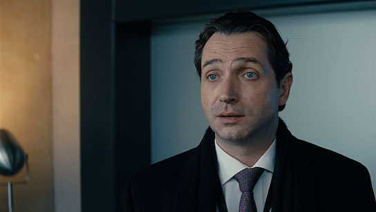 Marc Limbach in "Bad Banks" [Staffel 2, Episode 6] (2020); Quelle: ZDF, DFF, © ZDF, Letterbox Filmproduktion