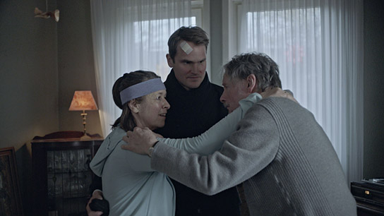 Franziska Walser, Fabian Hinrichs, Michael Wittenborn (v.l.n.r.) in "Irgendwann ist auch mal gut" (2019); Quelle: Filmfestival Max Ophüls Preis 2020, © Anne Bolick