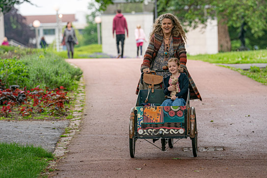 Julia/Luise Gleich, Barbara Sukowa (v.v.n.h.) in "Enkel für Anfänger" (2019); Quelle: StudioCanal, DFF, © StudioCanal GmbH, Wolfgang Ennenbach