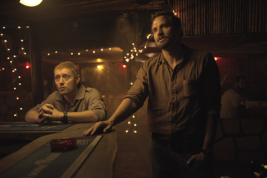 Aksel Hennie, Tobias Santelmann (v.l.n.r.) in "Congo Murder" (2018); Quelle: Real Fiction Filmverleih, DFF