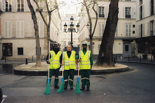 Place de Furstemberg am frühen Morgen, Paris, 2018 in "Paris Calligrammes" (2020); Quelle: Real Fiction Filmverleih, DFF, © Ulrike Ottinger