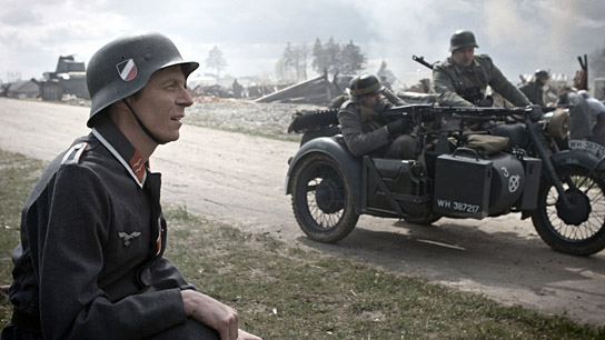 Sebastian Heinzel (links) in "Der Krieg in mir" (2019); Quelle: Filmdisposition Wessel, DFF, © Heinzelfilm GmbH