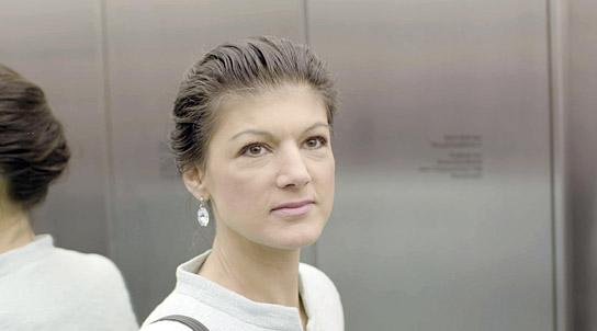 Sahra Wagenknecht in "Wagenknecht" (2020); Quelle: Edition Salzgeber, DFF, © Salzgeber & Co. Medien GmbH