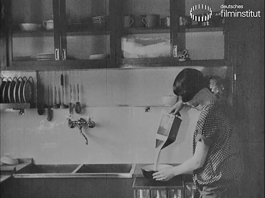 Screenshot aus "Die Frankfurter Küche" (1927); Quelle: DFF