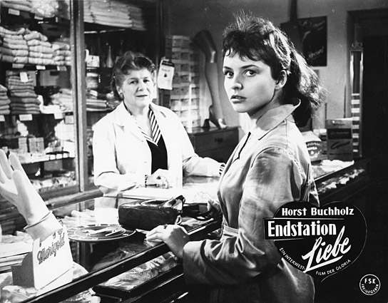 Barbara Frey (vorne) in "Endstation Liebe" (1958)