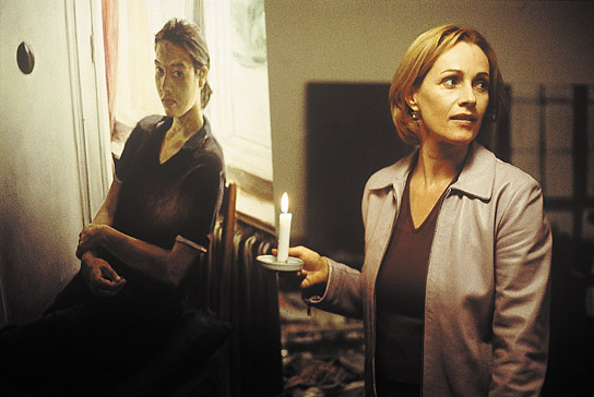 Sabine Bach in "venus.de - Die bewegte Frau" (2001); Quelle: filmwerte, © filmwerte Gmbh / www.filmfriend.de